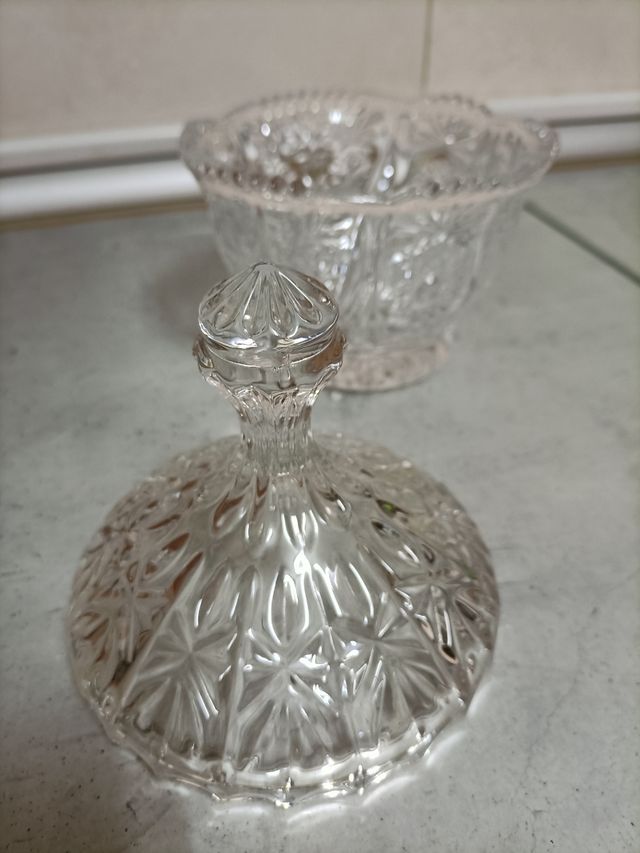 Bombonera de cristal tallado