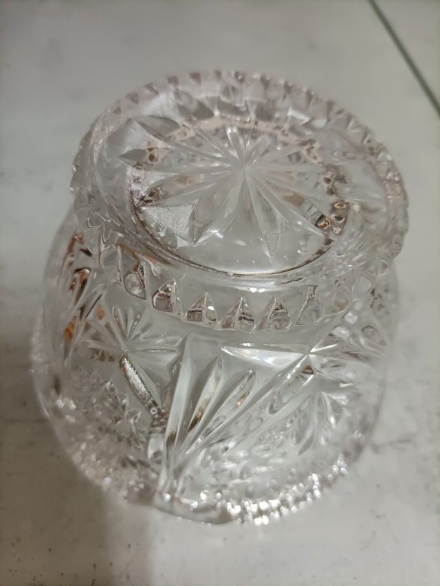 Bombonera de cristal tallado