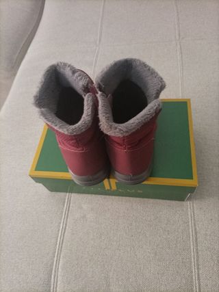 Botines de mujer rojos y grises