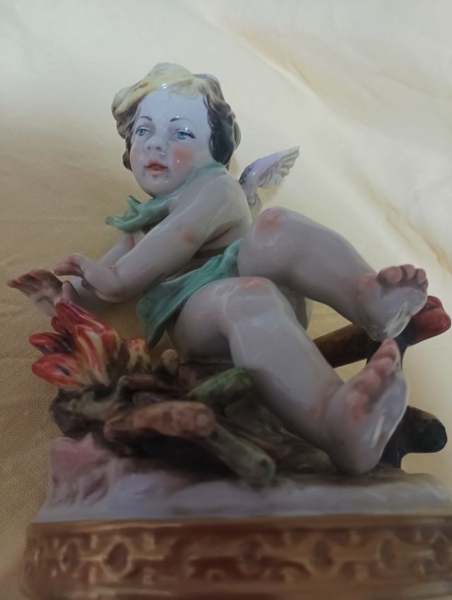 Querubín Porcelana salvador Mallol .ala rota 19x15