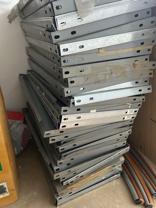 Bandejas de estantería metálicas (pack)
