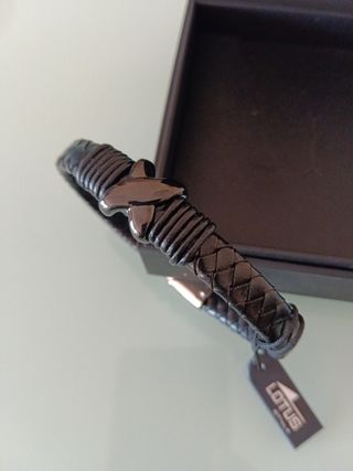 Pulsera Lotus Style Cuero Trenzado Negra