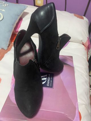 Botines de tacón negros