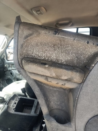 GUARNECIDO PUERTA TRASERA IZQUIERDA JEEP CHEROKEE