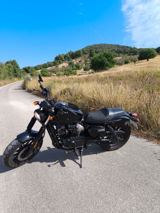 Moto Hyosung 125cc Negra Poco Uso