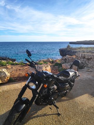Moto Hyosung 125cc Negra Poco Uso