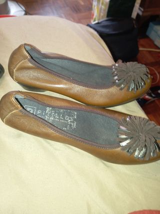 Zapatos planos Pitillos marrones talla 35