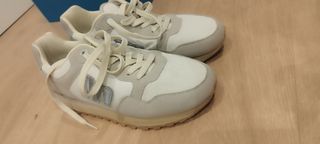 Zapatillas Mustang Beige y Blanco