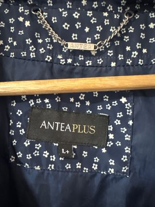 Cortavientos Antea Plus azul estampado