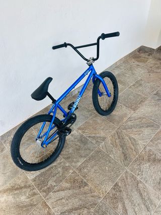 Bicicleta BMX Radio Evol Azul