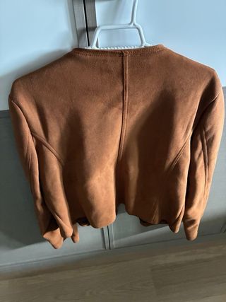 Chaqueta Stradivarius ante marrón