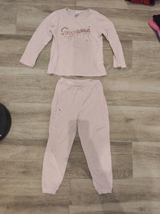 Lote 4 pijamas niña