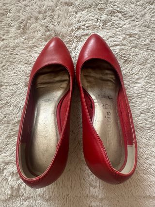 Zapatos de salón rojos Tamaris piel