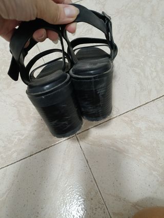 Sandalias negras de mujer
