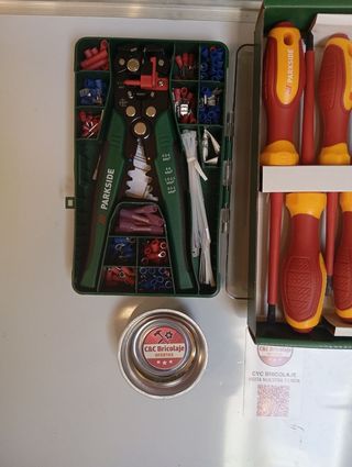 Kit herramientas eléctricista Parkside con regalo