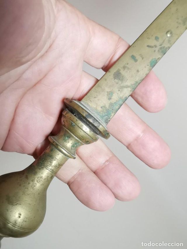 Crocifisso da altare in bronzo