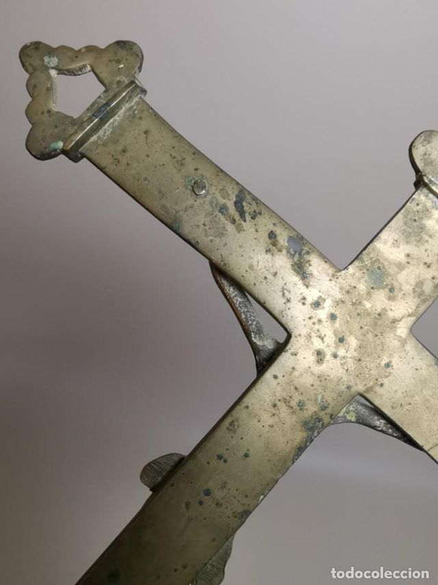 Crocifisso da altare in bronzo