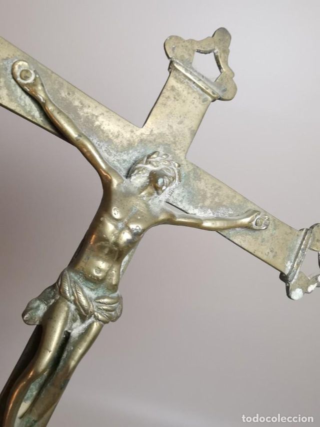 Crocifisso da altare in bronzo