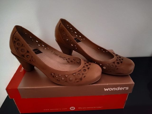 Zapatos Wonders Beige Talla 37