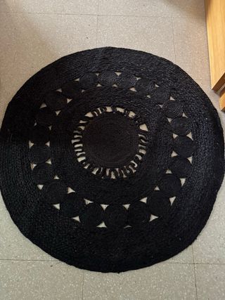 Alfombra  de yute tengo dos ...1m .diámetro