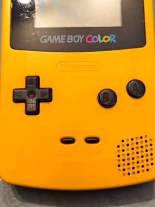 Game Boy Color Amarilla + Pokémon Amarillo