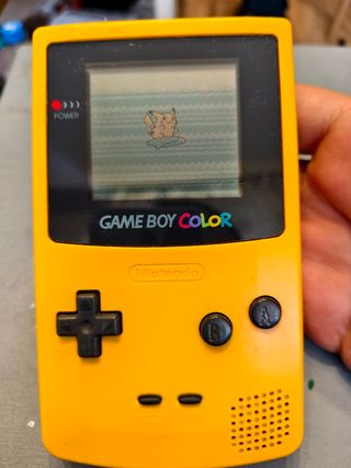 Game Boy Color Amarilla + Pokémon Amarillo