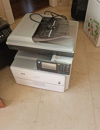 Impresora Ricoh Multifunción Blanco/Gris