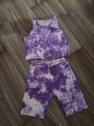 Conjunto deportivo tie-dye morado y blanco