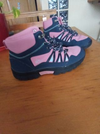 Botas Trekking Infantil Talla 36. Marca Tex