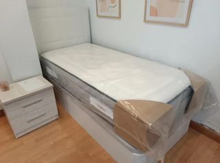 Base de cama y colchón!!!