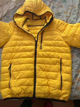Chaqueta Bershka amarilla talla S