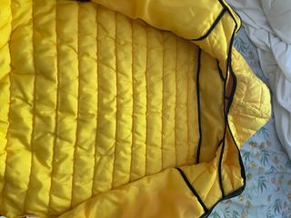 Chaqueta Bershka amarilla talla S