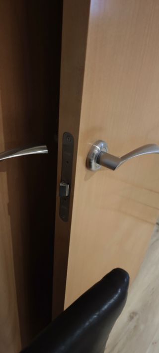 2 Puertas de madera en buen estado