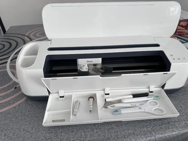 Cricut Maker - Blanco y Dorado original