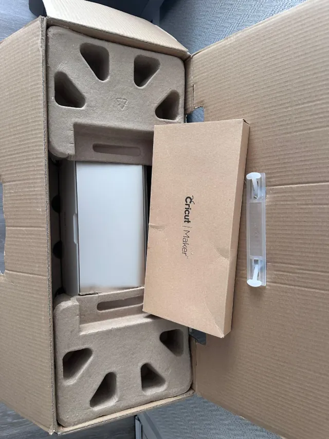 Cricut Maker - Blanco y Dorado original