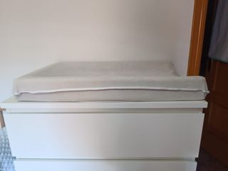 Cambiador IKEA + funda