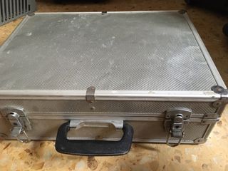 Caja de herramientas metálica