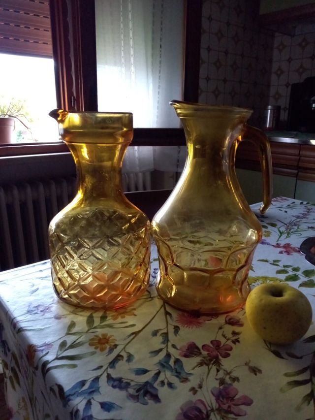 2 Carafe in vetro ambra