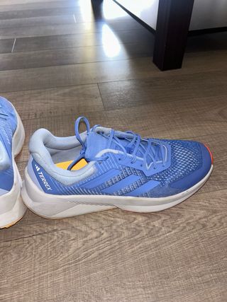 Zapatillas Adidas Terrex Azul y Naranja