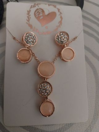 Conjunto Colgante y Pendientes Rosa