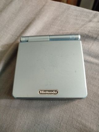 Nintendo Game Boy Advance SP Pokémon Esmeralda