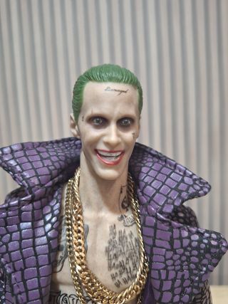 Figura Joker tipo Hot Toys con Accesorios
