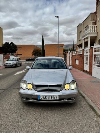 Mercedes-Benz Clase C 2004