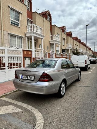 Mercedes-Benz Clase C 2004