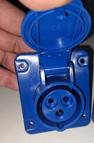 Nr. 4 Prese elettriche da quadro