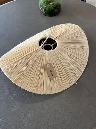 Lámpara de ratán diseño orgánico
