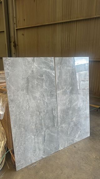 Porcelánico Gris Pulido 60x120
150 metros 