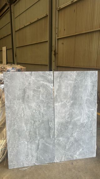 Porcelánico Gris Pulido 60x120
150 metros 