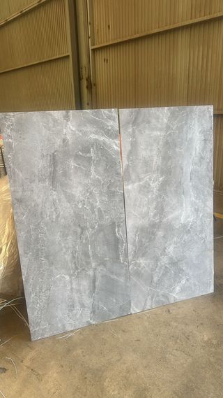 Porcelánico Gris Pulido 60x120
150 metros 