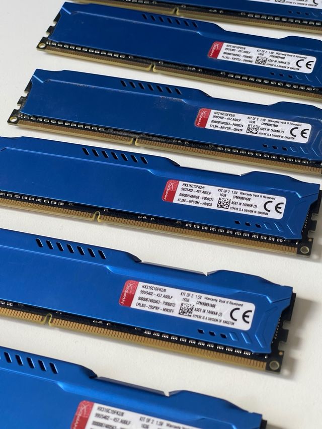 6x Módulos RAM 8GB DDR3 HyperX 1600MHz